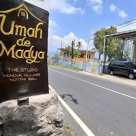 Umah De Madya & Rooftop De Madya Munduk Dış mekan fotoğraf